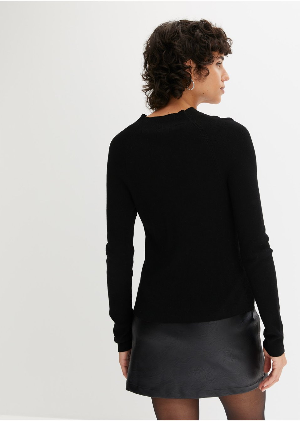 Pull à laçage