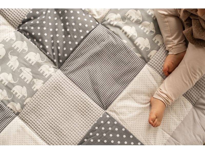 Ullenboom Krabbeldecke Graue Elefanten 140 x 140 cm Babydecke mit Elefanten