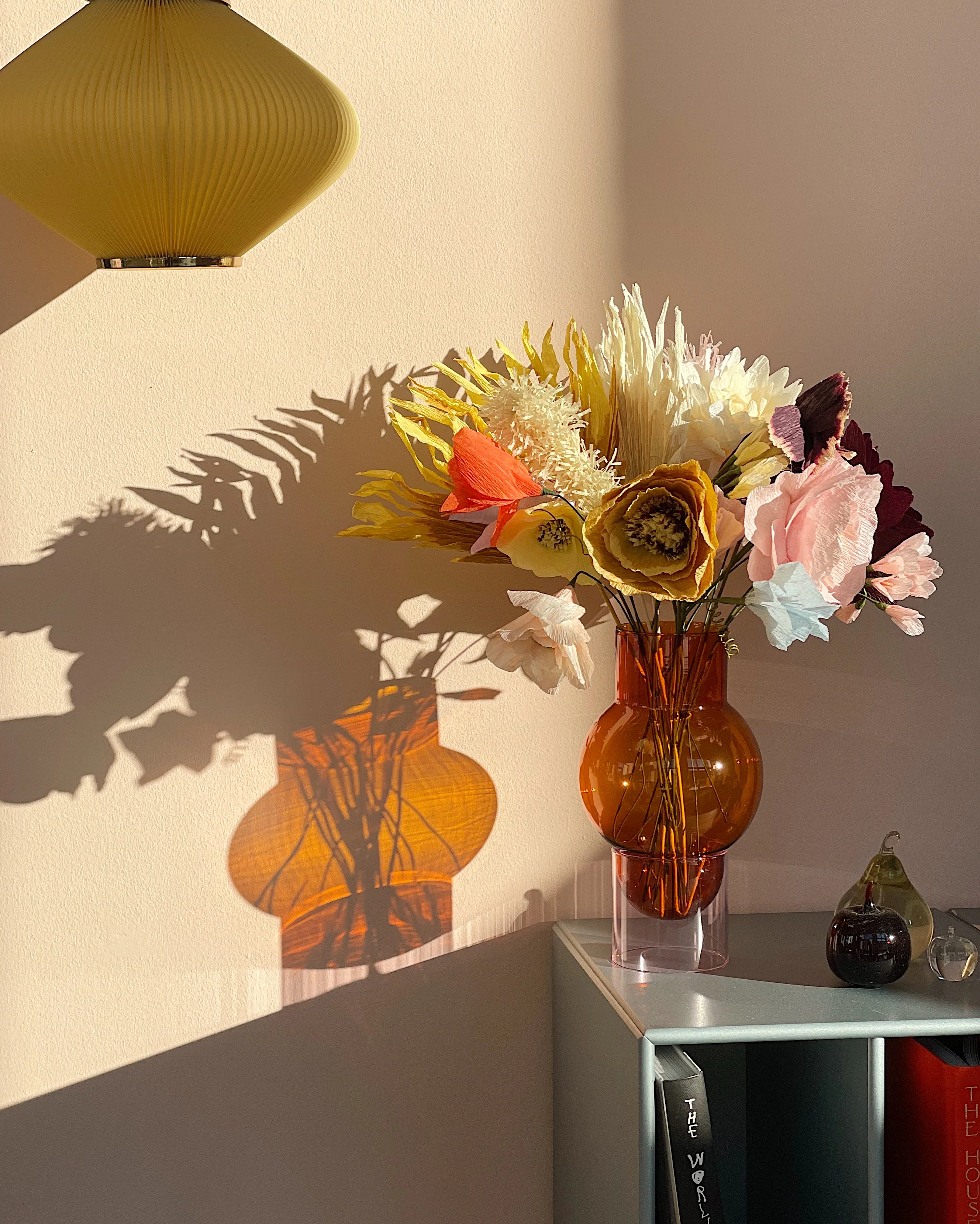 Studio About  Peony papirblomst - grå
