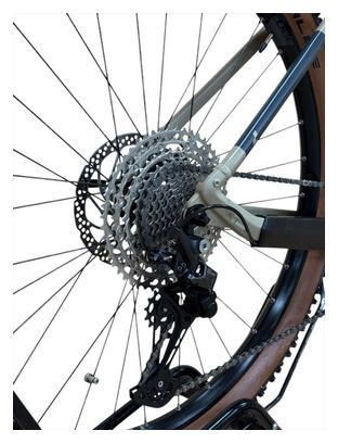 Produit reconditionné . Cube Reaction Hybrid Pro 625 SHIMANO 2022 . Vélo électrique . Cube . très bon état