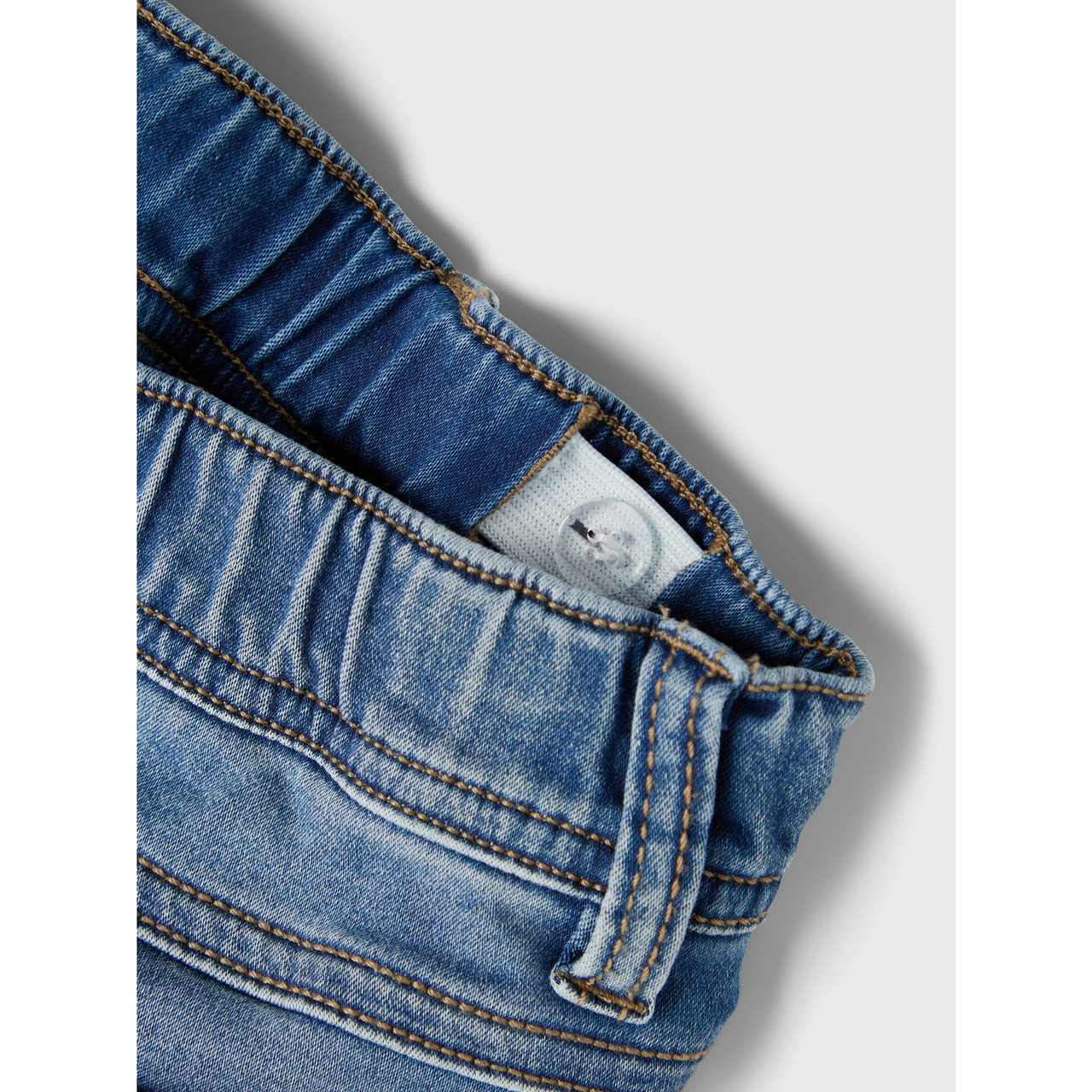 name it NKMROBIN DNMTHAYER SWE JOGGER