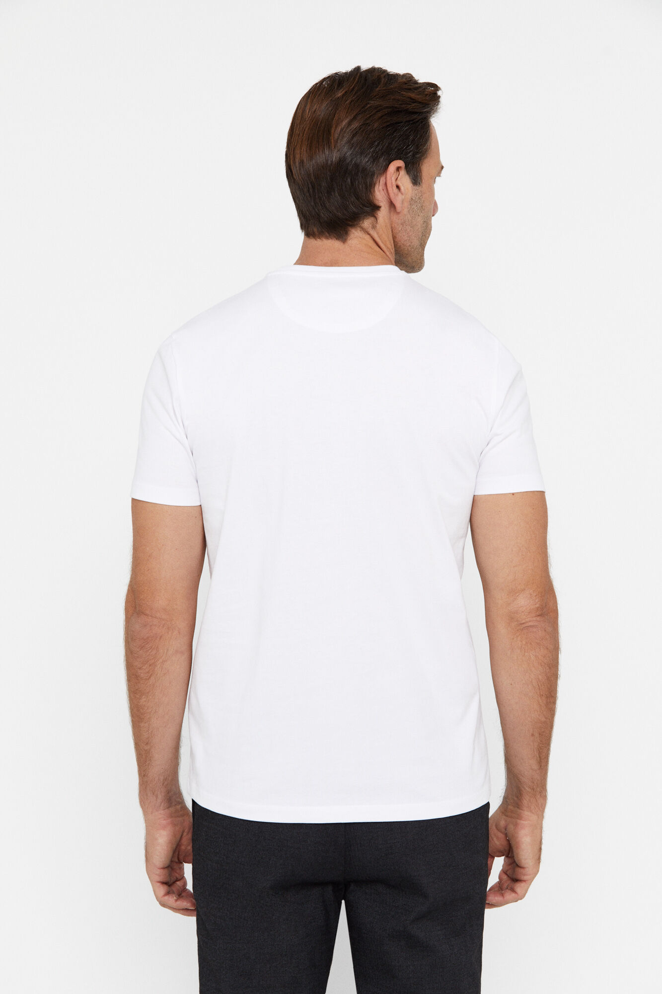 Camiseta básica com bolso - Branca