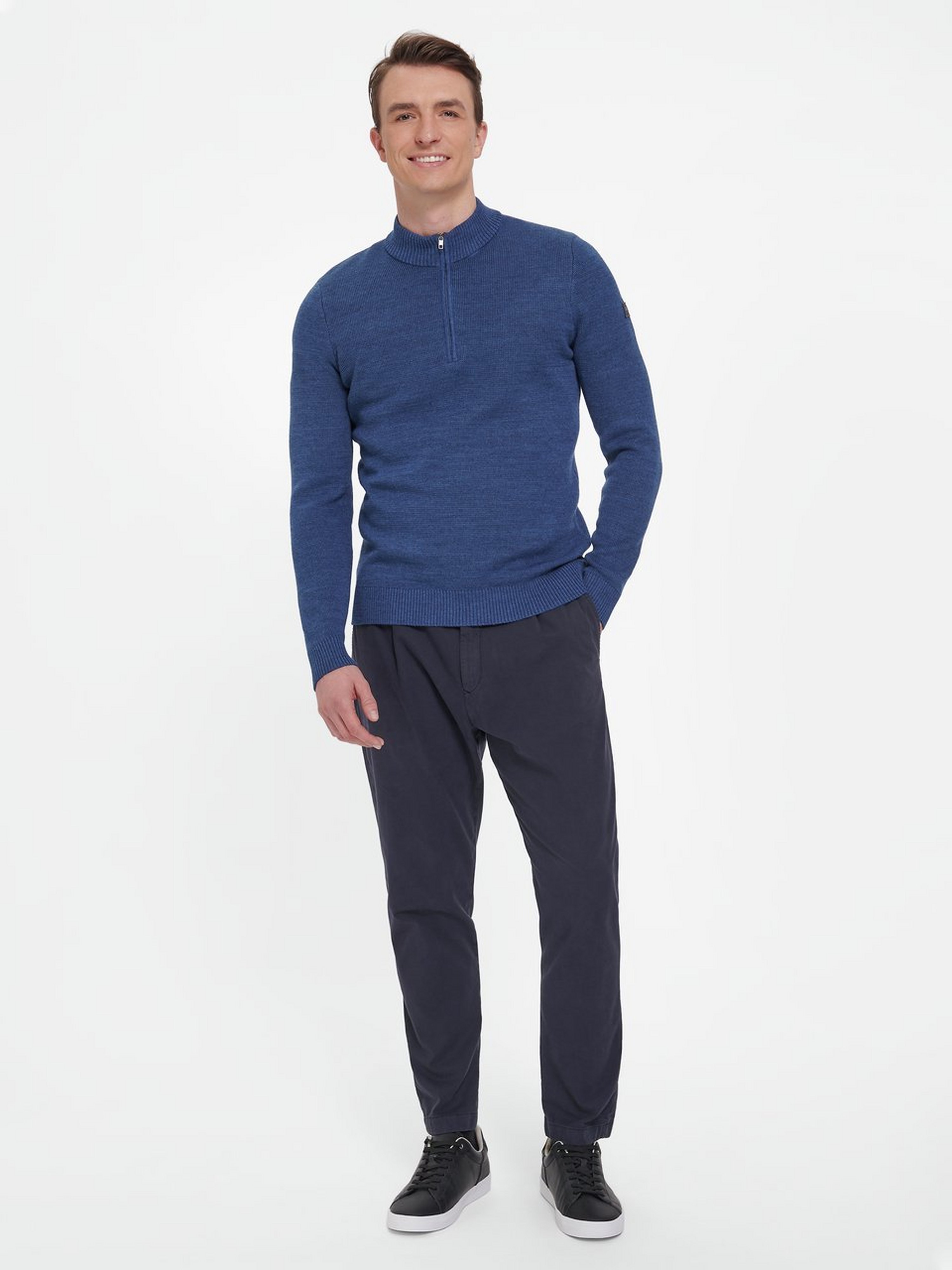 Pullover mit Stehkragen