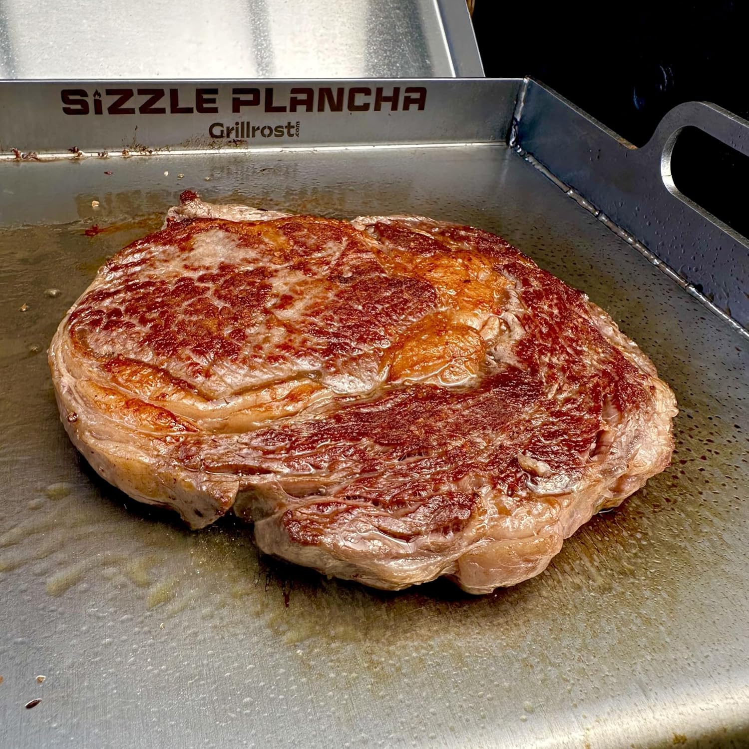 Grillrost.com Das Original Sizzle Plancha Weber und Napoleon - passend für Seitenbrenner und Sizzle Zone