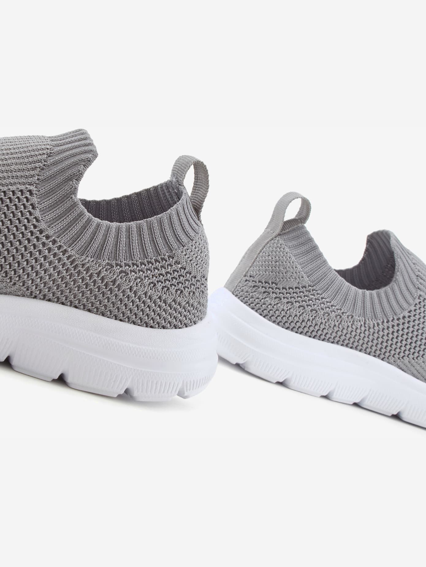 Baskets s'adaptent parfaitement au pied grâce à leur qualité textile douce