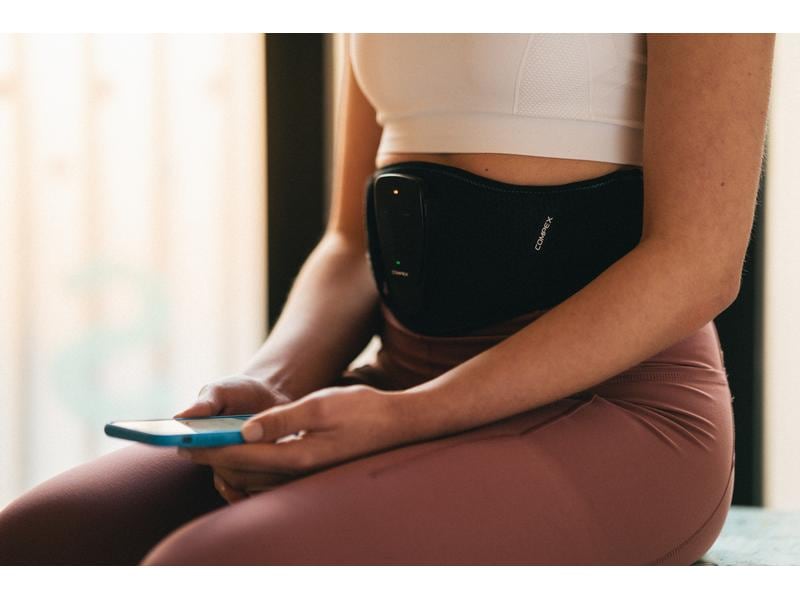 Compex Elektrostimulationsgerät Corebelt 5.0 Set S/M App-Gesteuerter Gürtel für Bauch und unteren Rücken