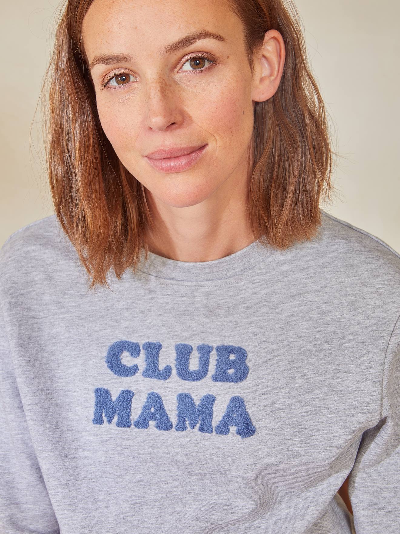 Moletom de lã com mensagem para gestantes e lactantes, cinza médio liso com estampas.