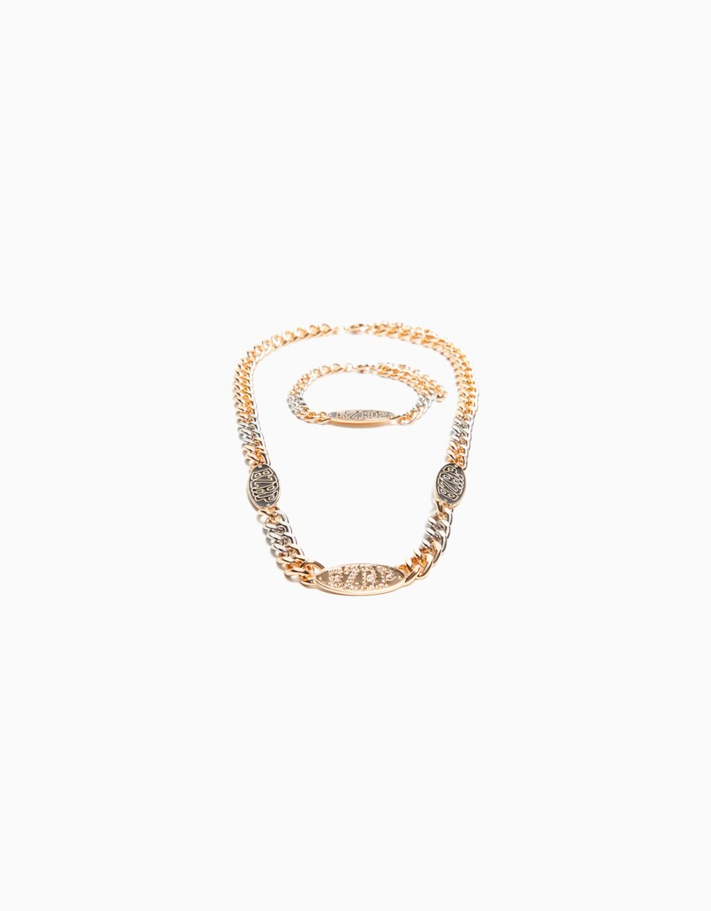 Colar e pulseira BERSHKA ft. BIZARRAP
