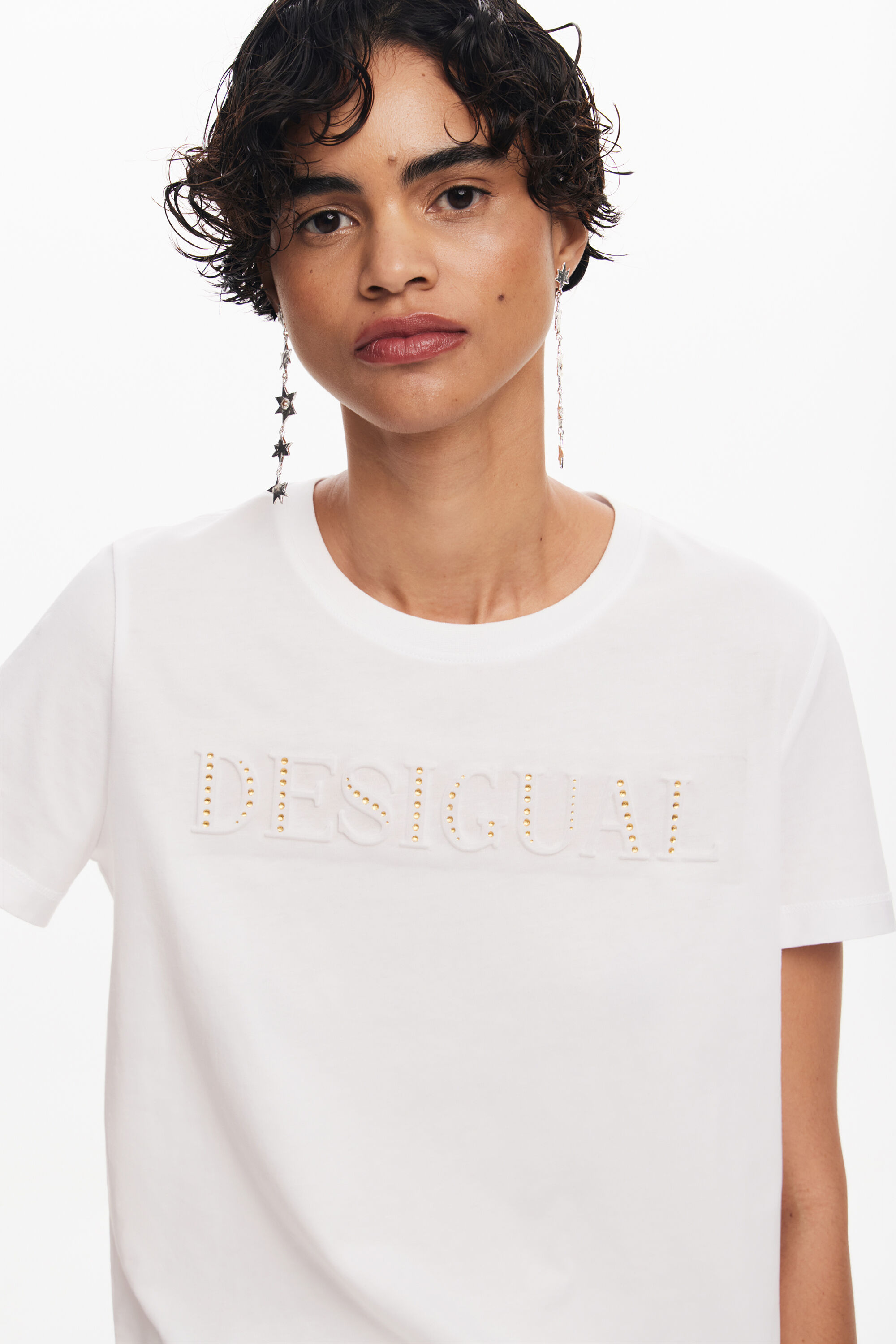 Camiseta com logotipo