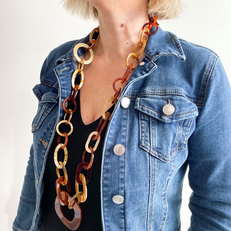 Collier long grosses mailles bicolore beige et orange