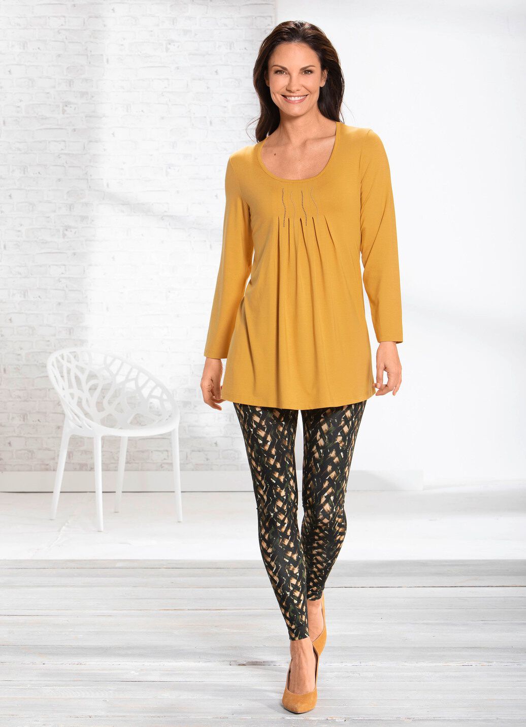 Longshirt mit Plättchenzier in 2 Farben