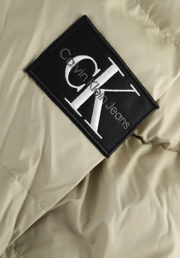 CALVIN KLEIN zand calvin klein gewatteerde jas essentials down jacket