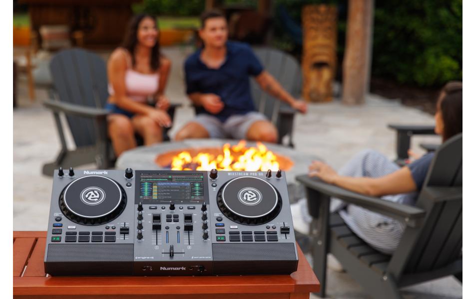 DJ-Controller MixStream Pro Go<br>Akkubetriebener, eigenständiger Streaming-DJ-Controller