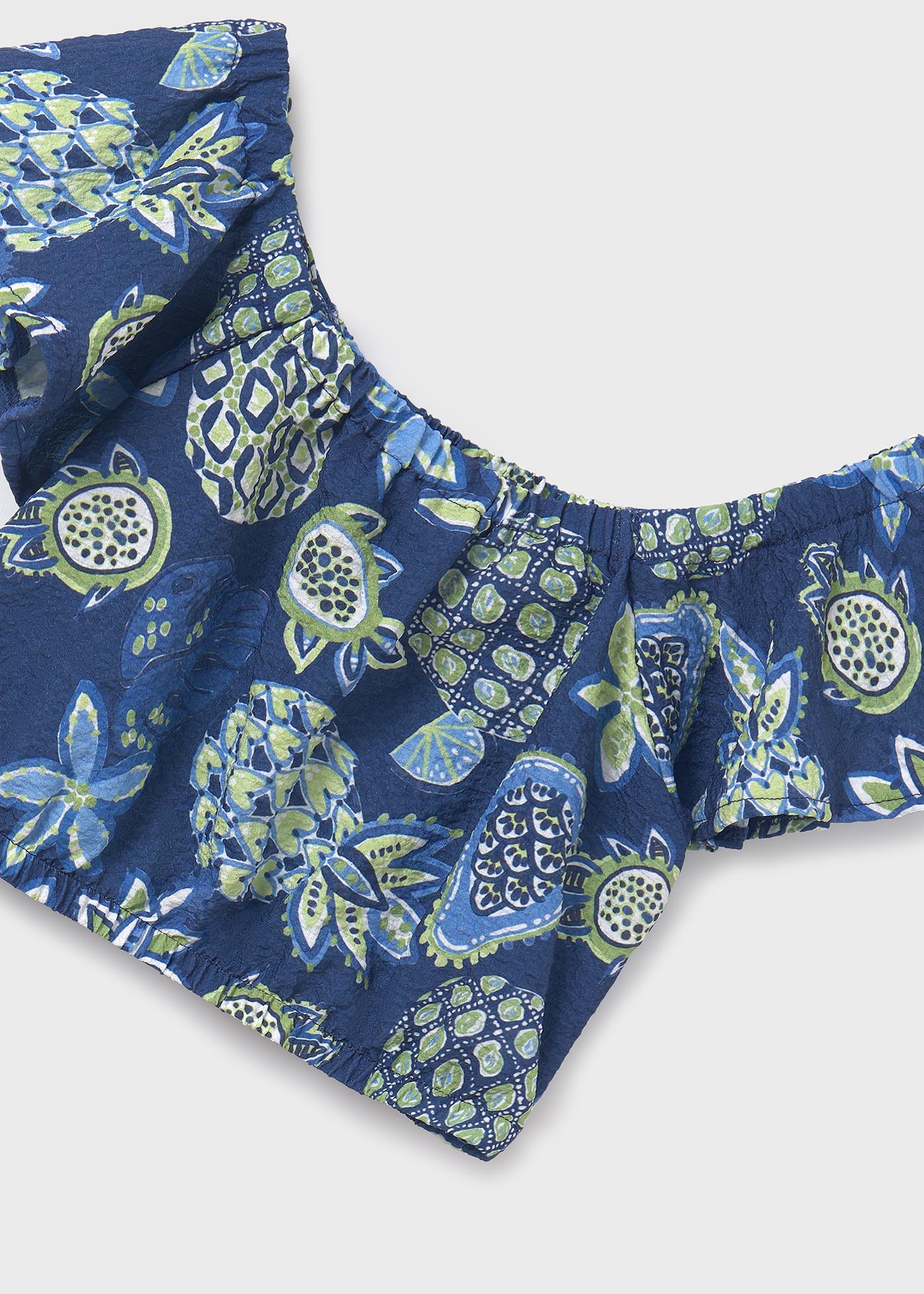 Conjunto de duas peças, blusa e saia, infantil