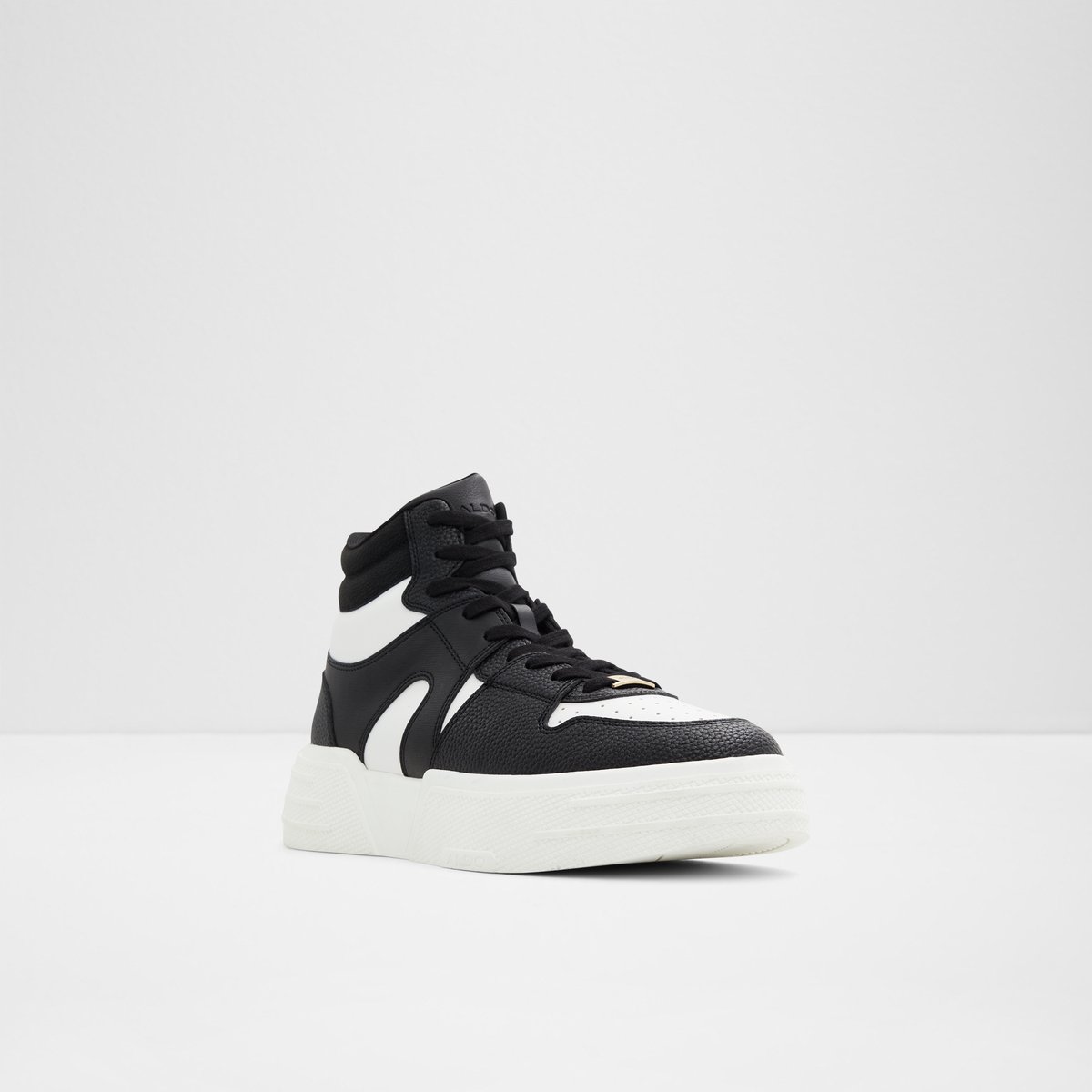 Goliath Black Men High top
