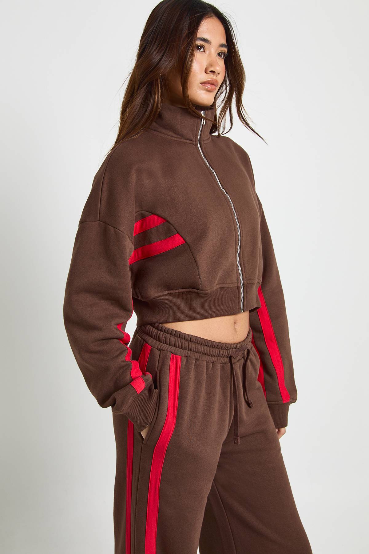 boohoo Ensemble De Jogging À Col Montant Avec Bandes Contrastées