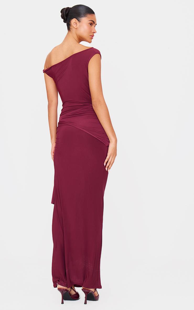 Rouge Bordeaux Robe Longue Moulante À Épaules Dénudées Avec Détail Cache-cœur