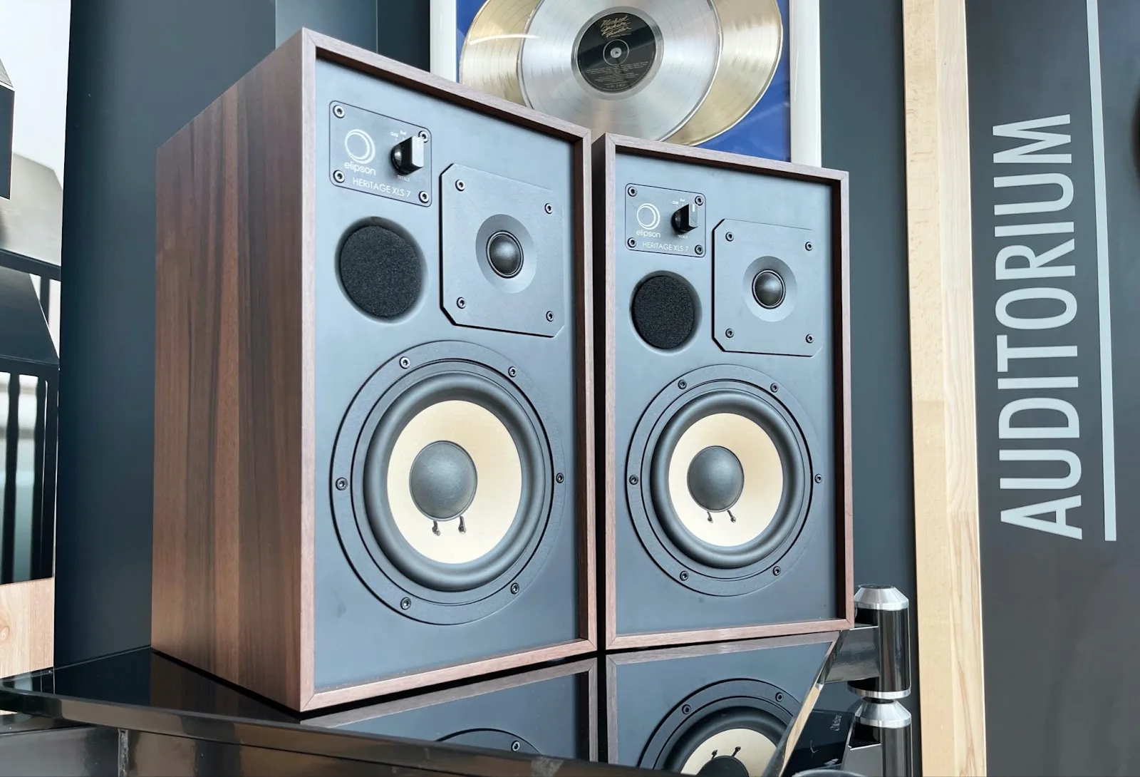 Elipson Heritage XLS 7 Noyer (la paire) Enceintes bibliothèque