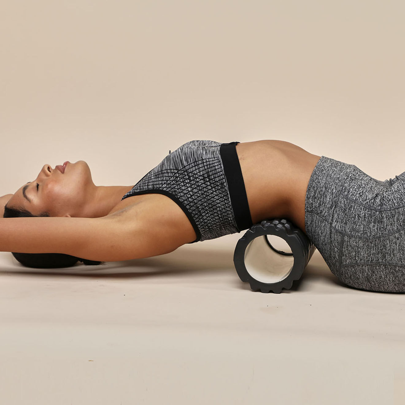 Onamaste Rouleau de massage noir