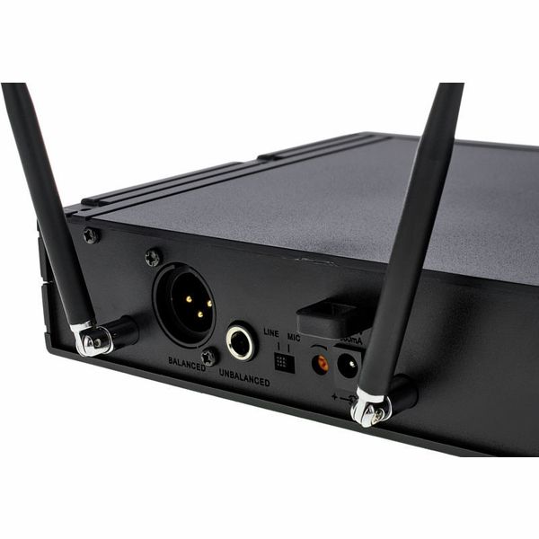 the t.bone TWS 16 HeadmiKeO 600 MHz Set