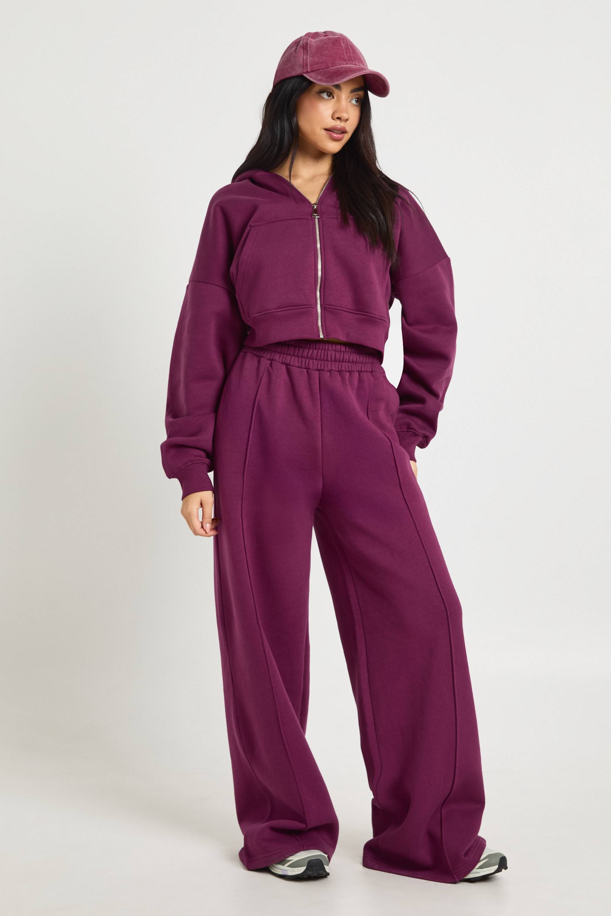 boohoo Jogging Jambe Droite avec Détail Plis Piqués