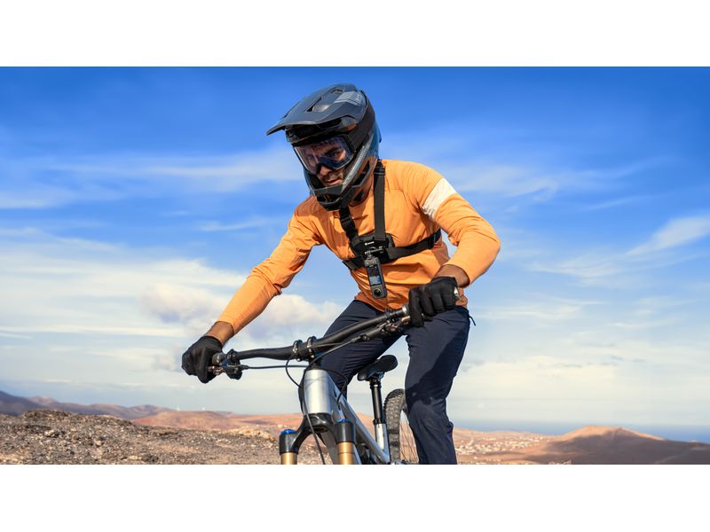Insta360 360°-Videokamera One X4 Moto Kit 360° Videokamera mit 8K-Aufnahmefähigkeit und Zubehör