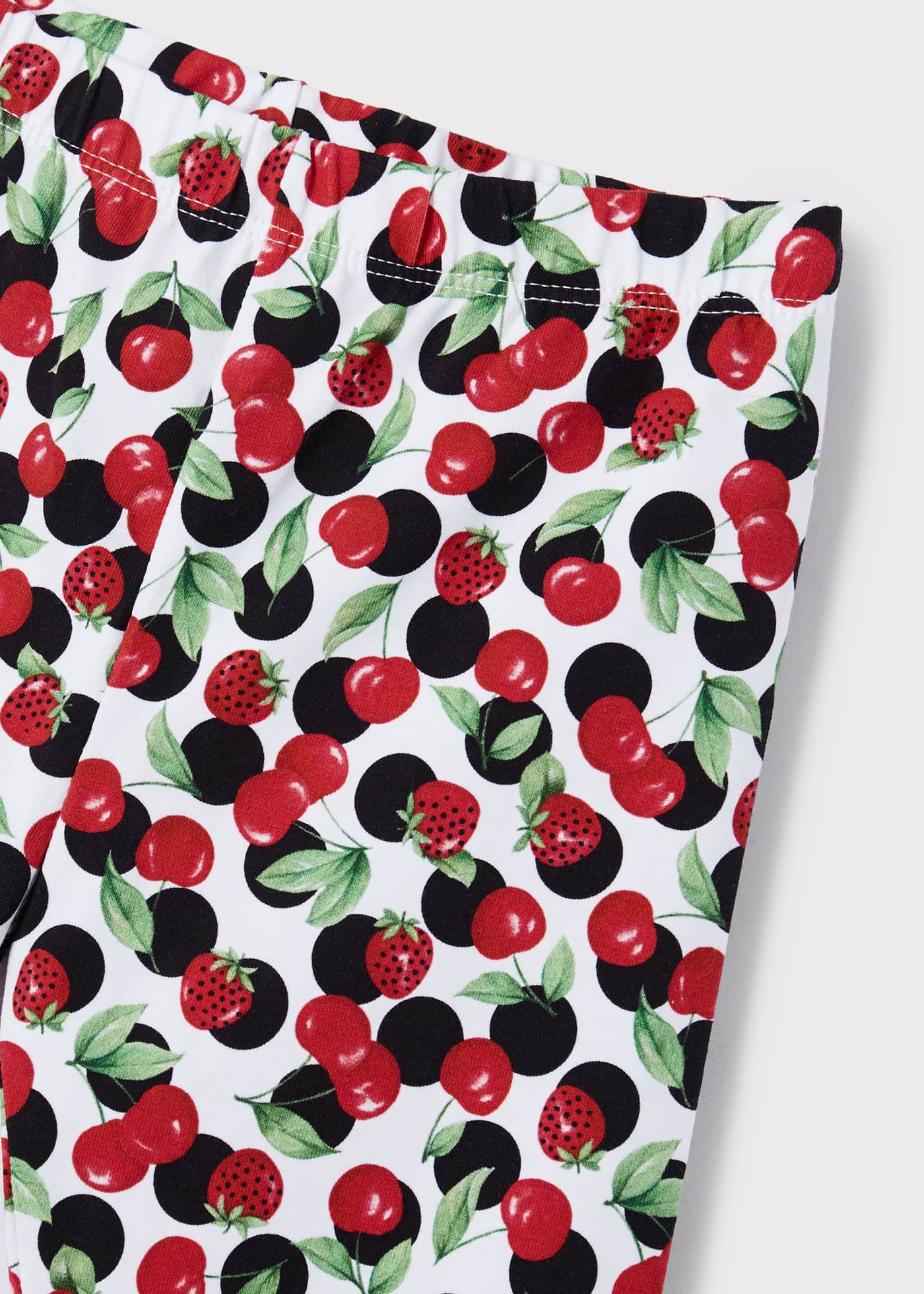 Leggings infantis estampadas com piratas em algodão sustentável.