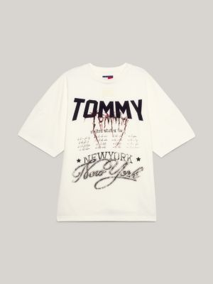 Camiseta com estampa gráfica em lavagem pesada