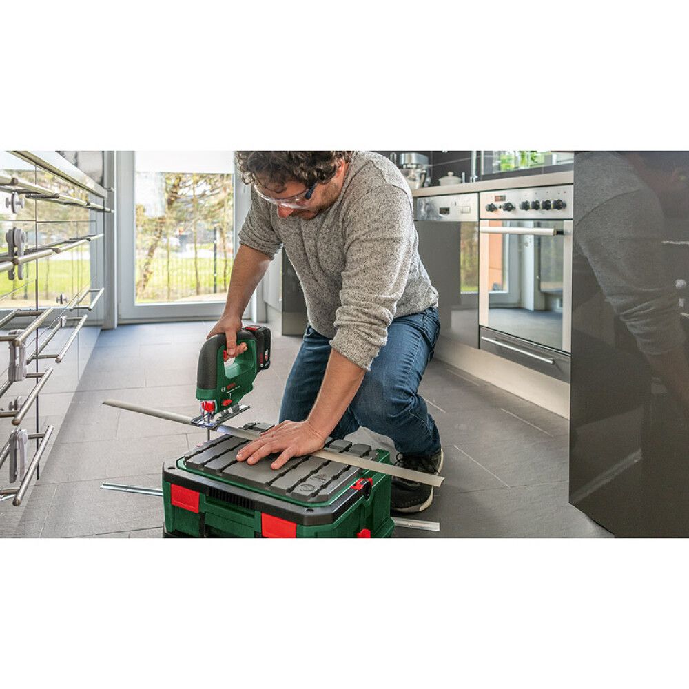 STIKKSAG BOSCH UNIVERSAL SAW 18V-100 UTEN BATTERI