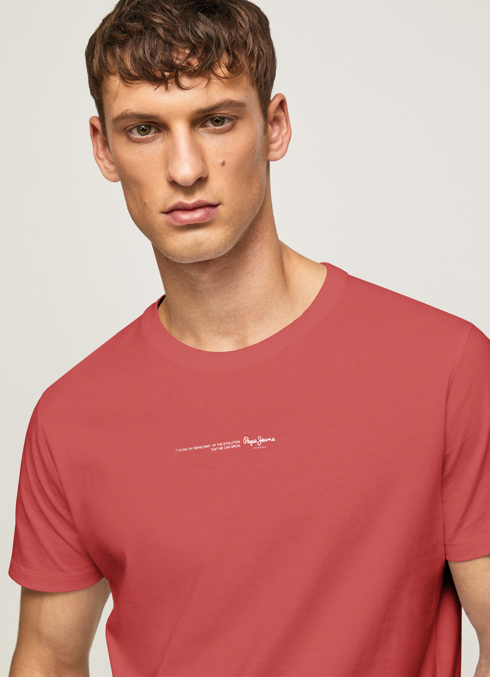 CAMISETA COM LOGOTIPO ESTAMPADO - vermelho estúdio