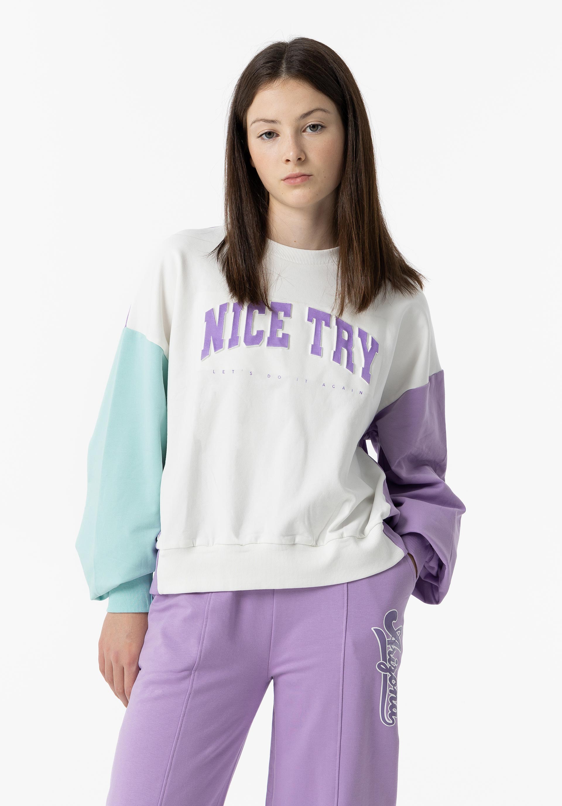 Sweatshirt Tricolor Texto com Relevo