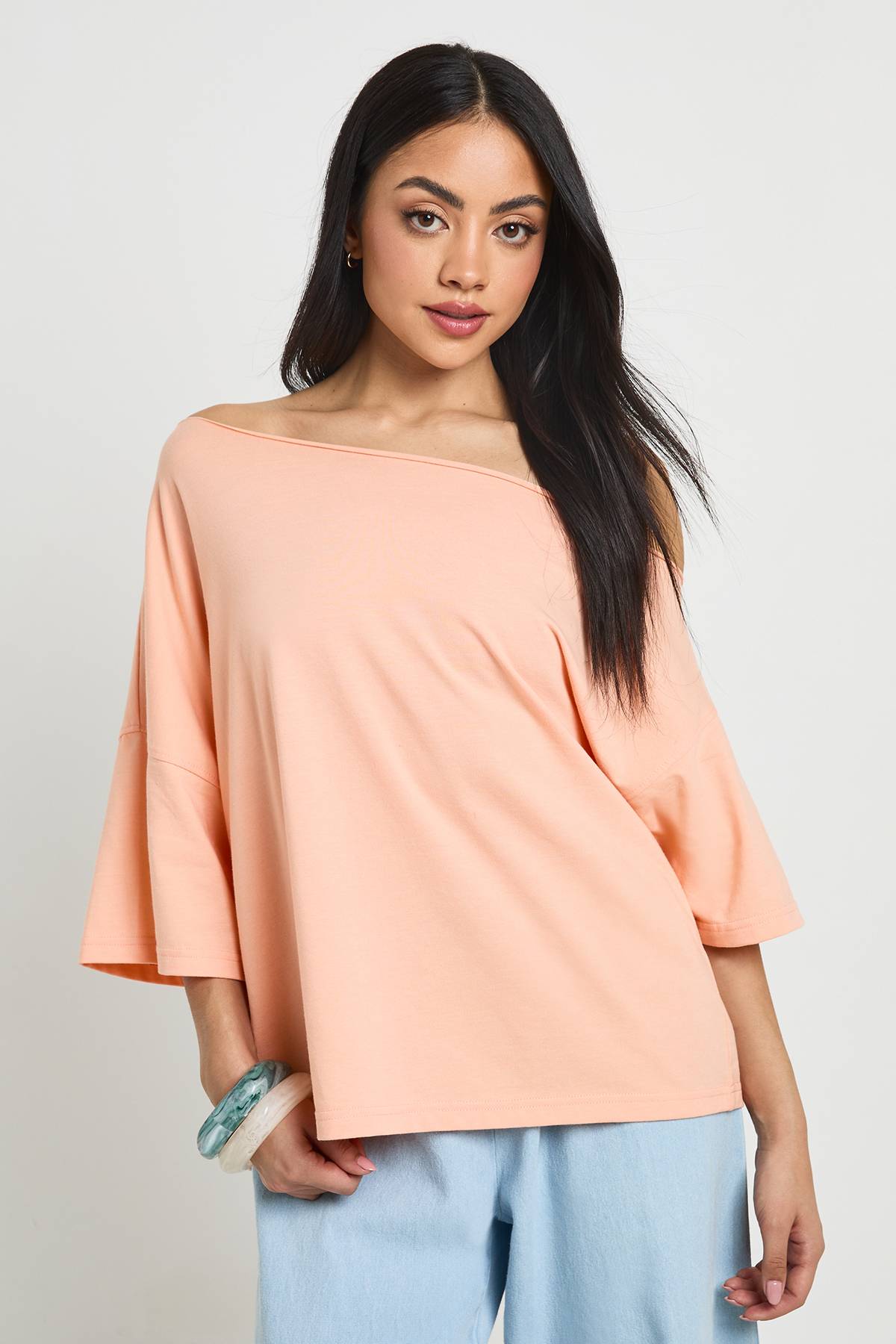 boohoo T-shirt Oversized À Épaules Dénudées