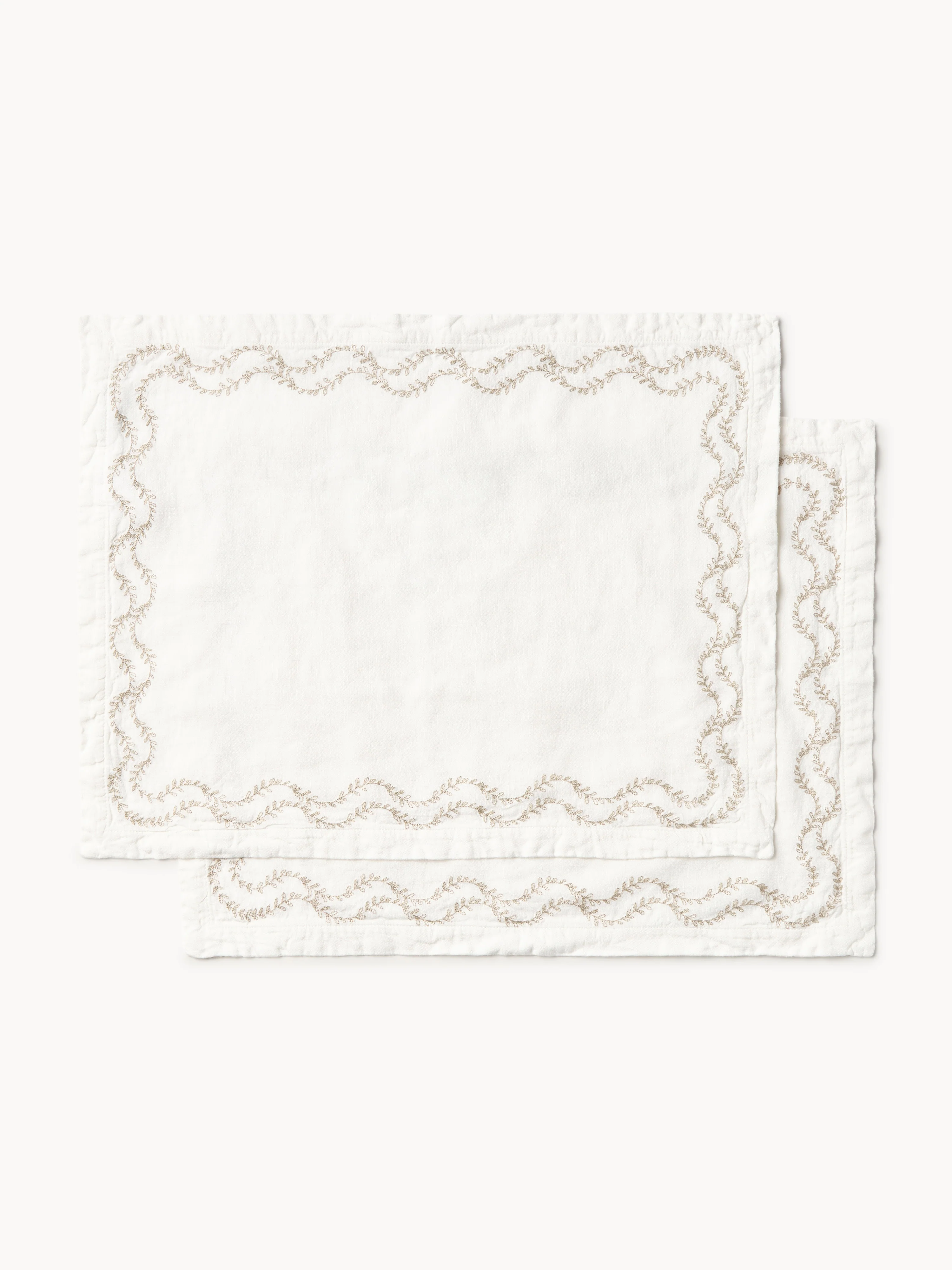 Handgeborduurde placemats Ivy van gewassen linnen, 2-delig