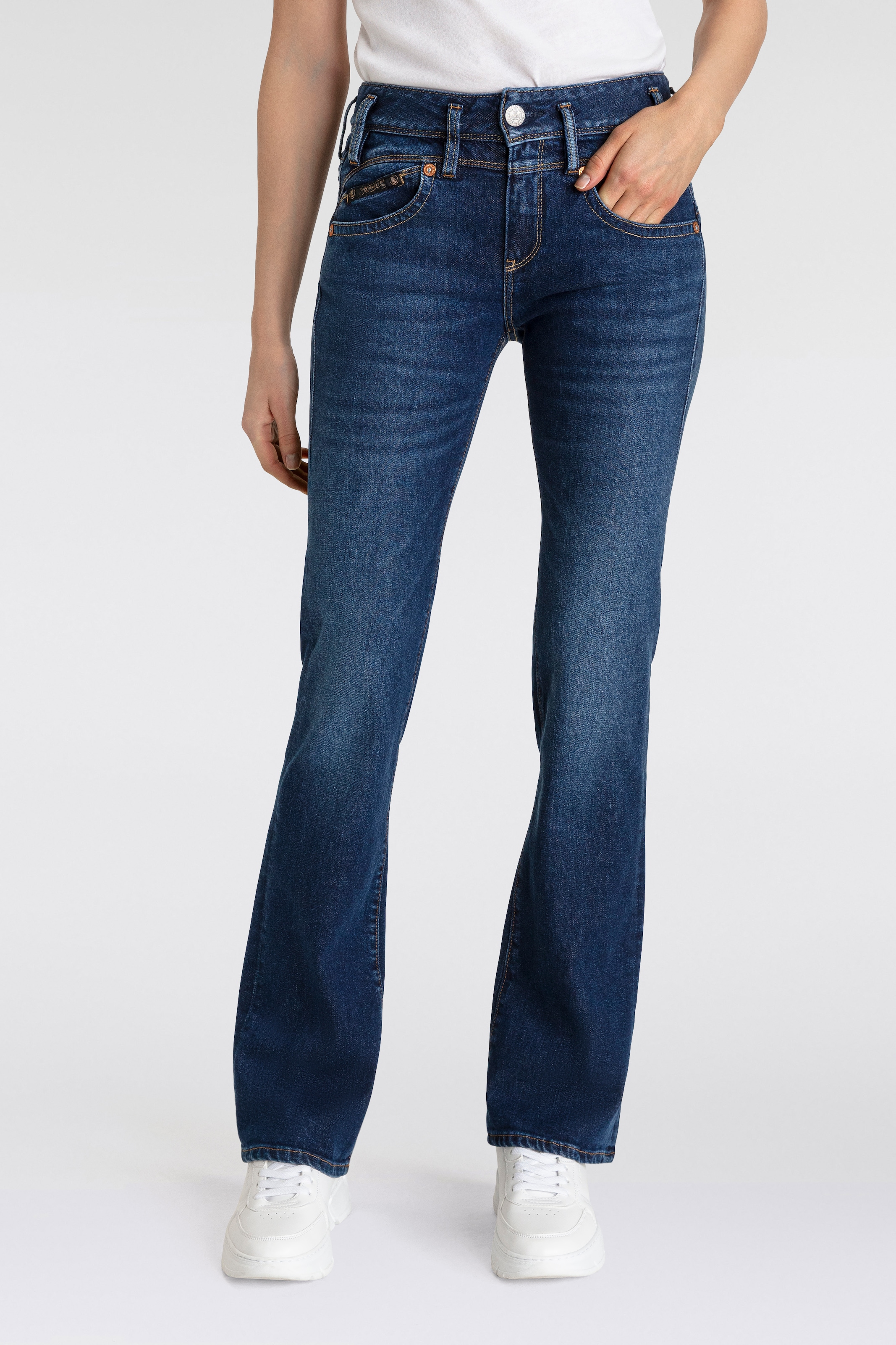 Herrlicher Bootcut-Jeans »Pearl Boot Denim«, mit markantem Bund