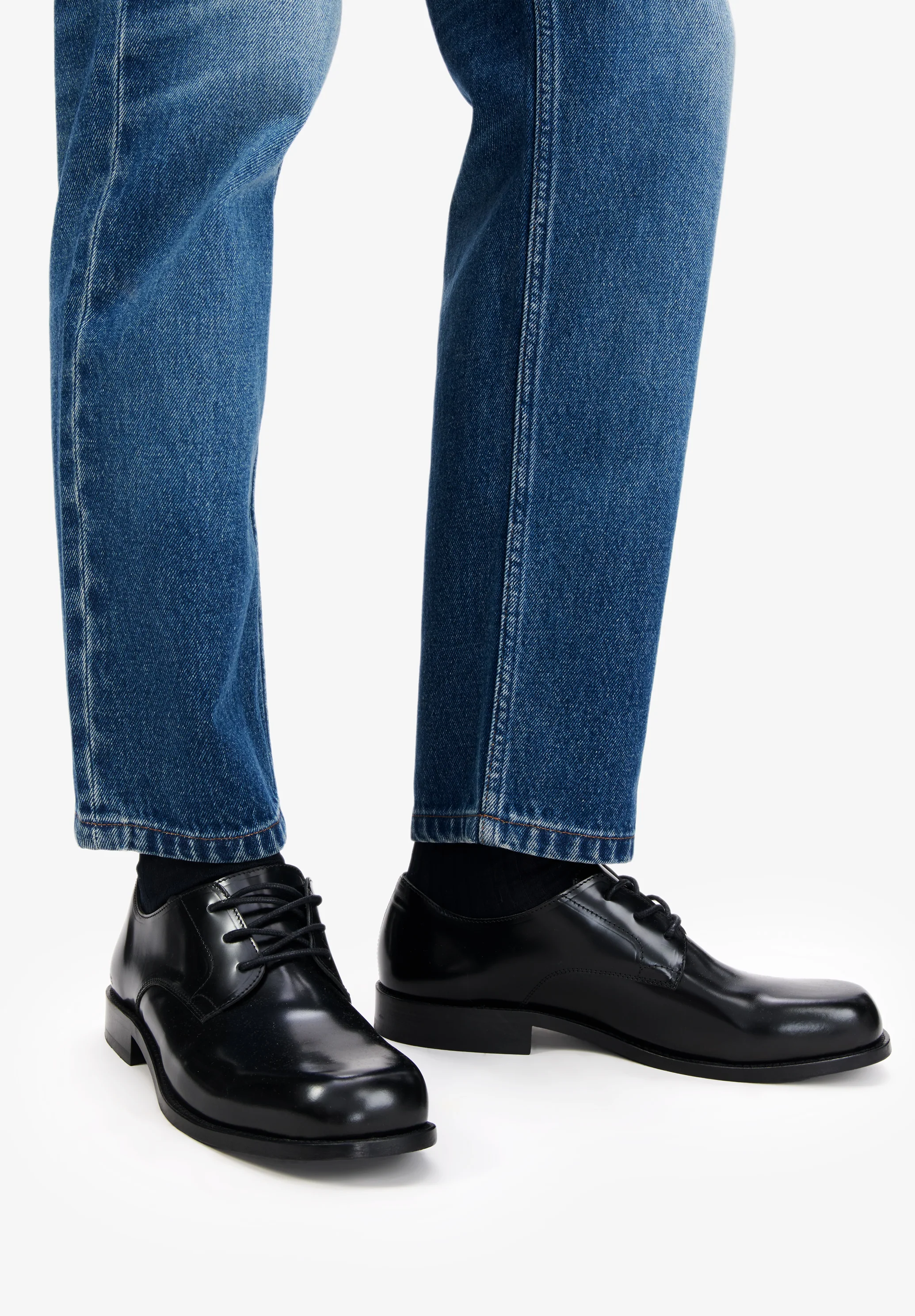 Derbies en cuir glacé. - Noir