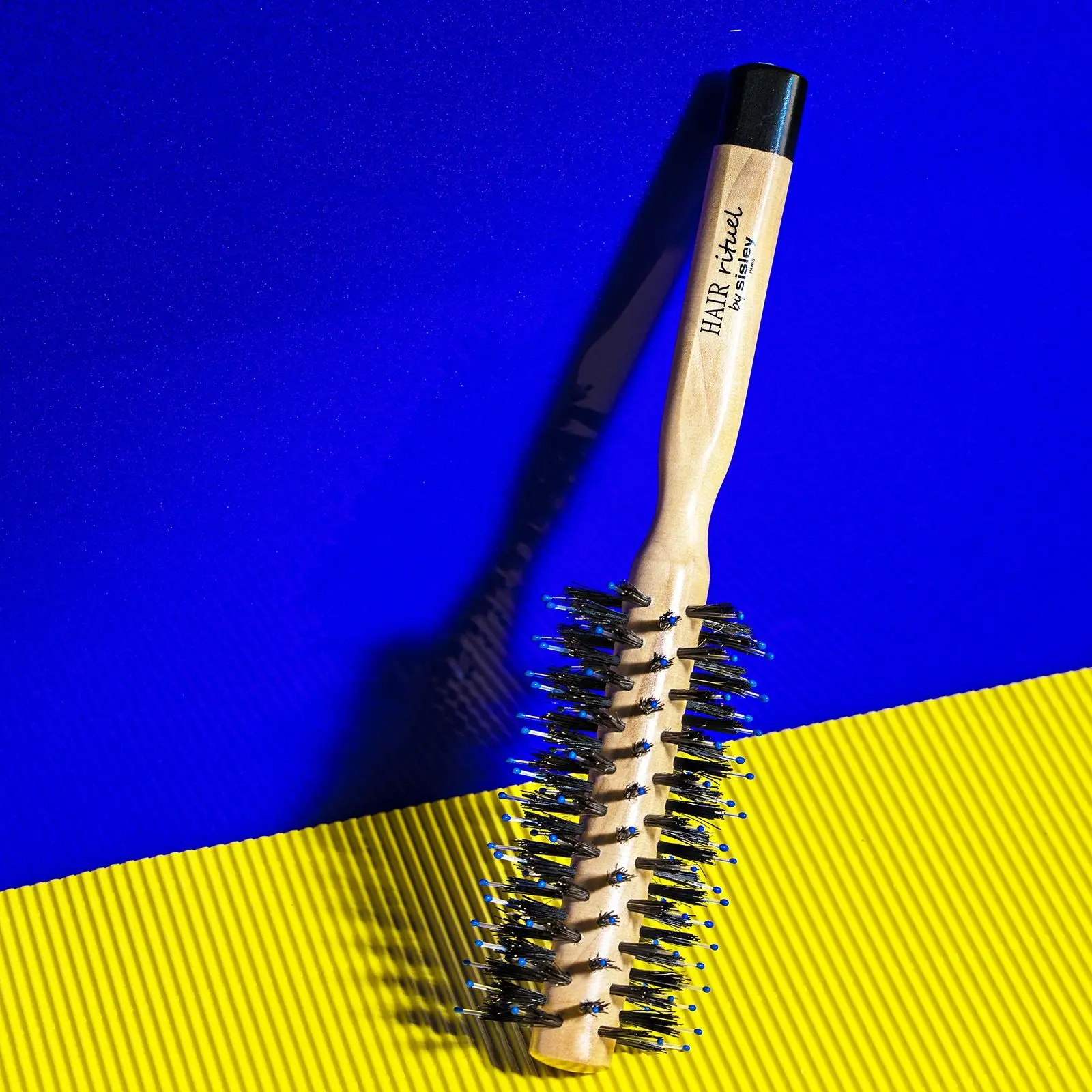 Hair Rituel by Sisley - BROSSE A BRUSHING N°2 Pour Cheveux Mi-Longs à Longs- Brosse et peigne