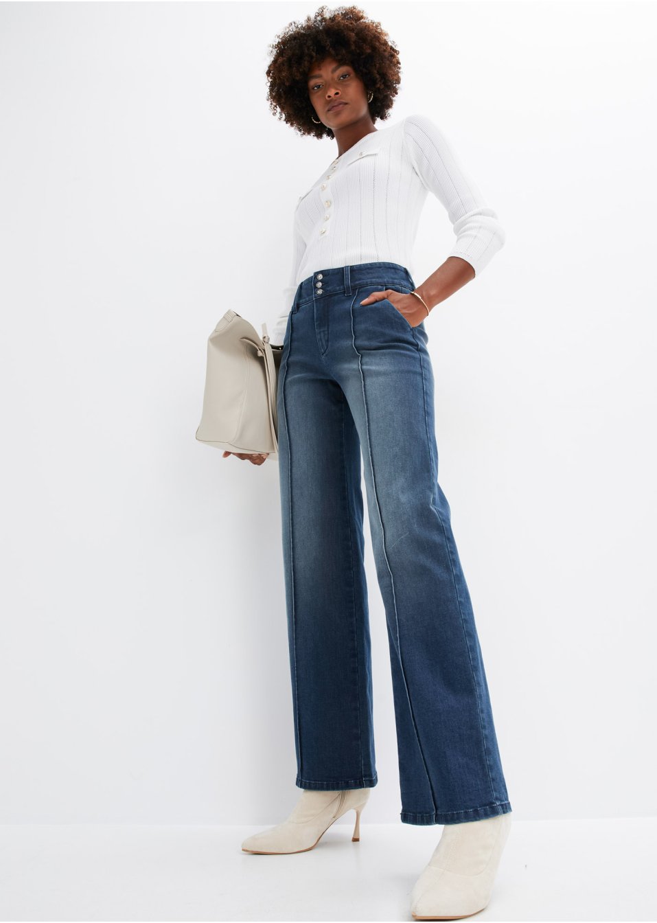 Jean large à boutons décoratifs