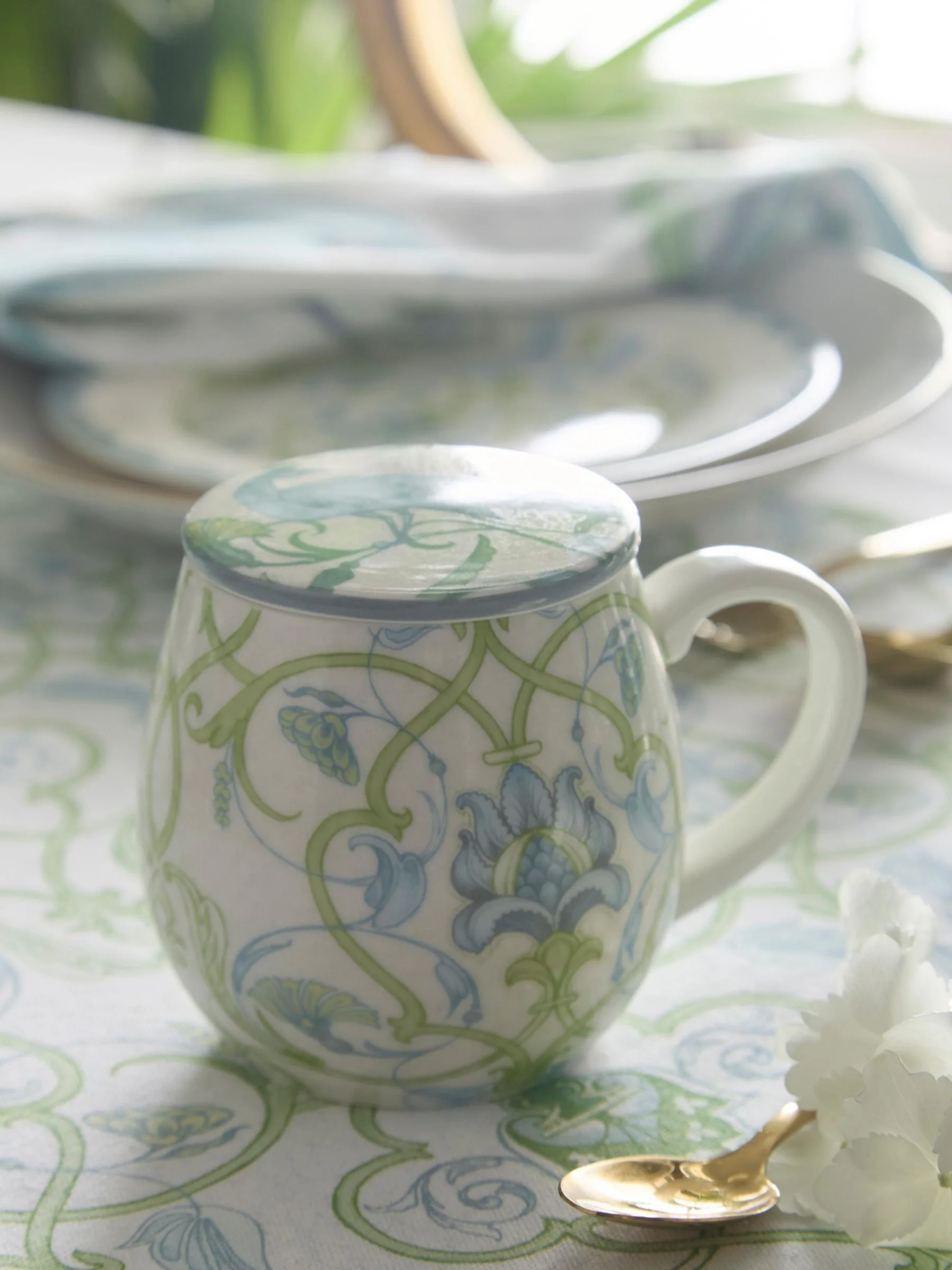 Laurence Llewelyn-Bowen Palm Court Porcelain Mug With Lid