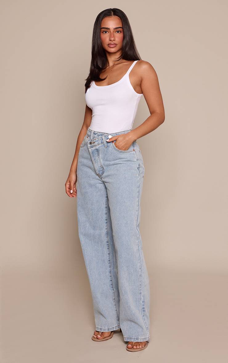 Bleu Clair Jean Petite Taille En Denim Bleu Clair À Taille Asymétrique Et Coupe Droite