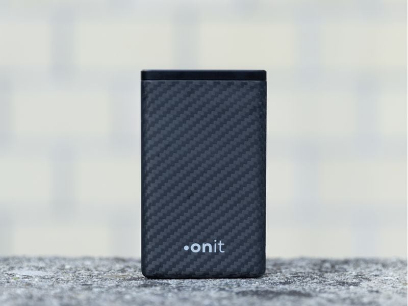 onit Powerbank Carbon 10000 mAh PD Kompakte und robuste Powerbank für den Outdoor-Einsatz