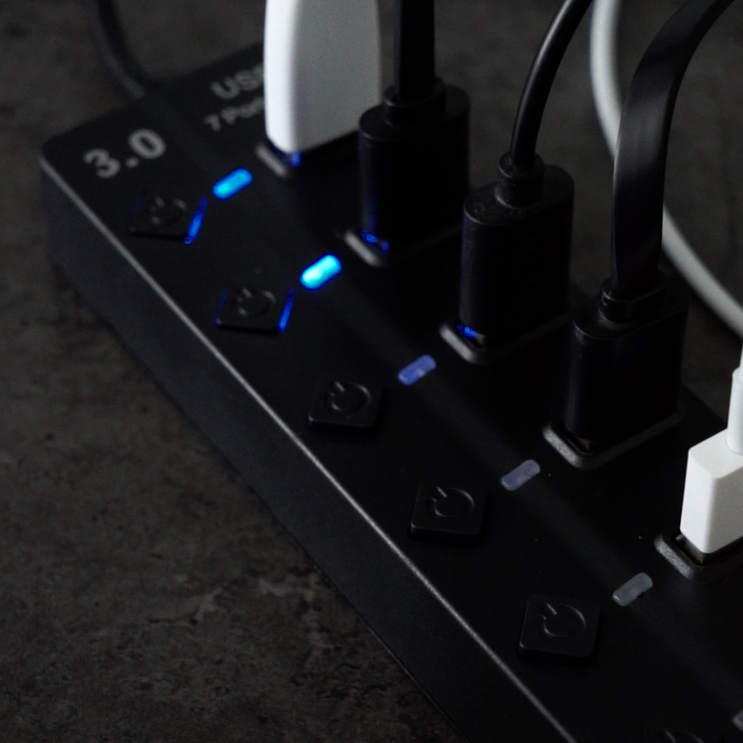 (17cm) 7-fach USB 3.0 Hub Adapter mit USB Port Steuerung Tastenschalter 5GB/s - Schwarz