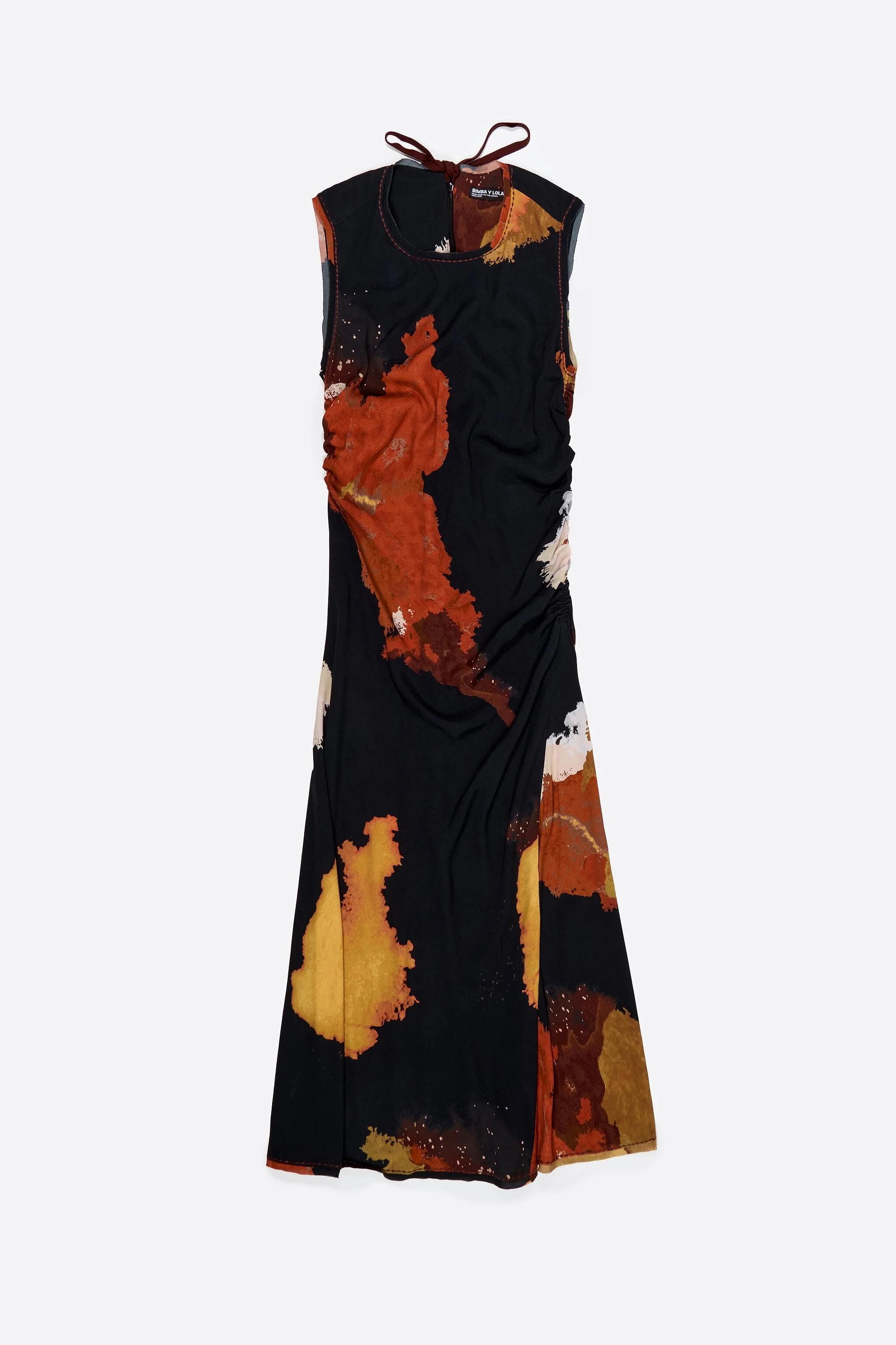 Vestido midi preto com franjas nas cavas