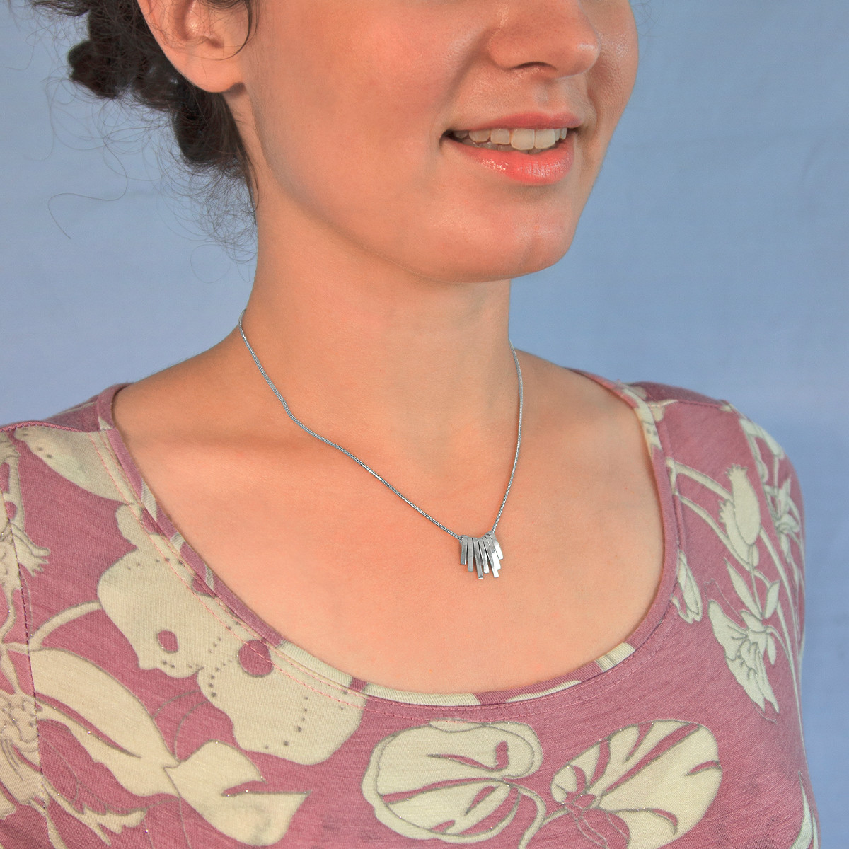 Collier acier motif bâtonnet longueur réglable 40.5 à 46 cm