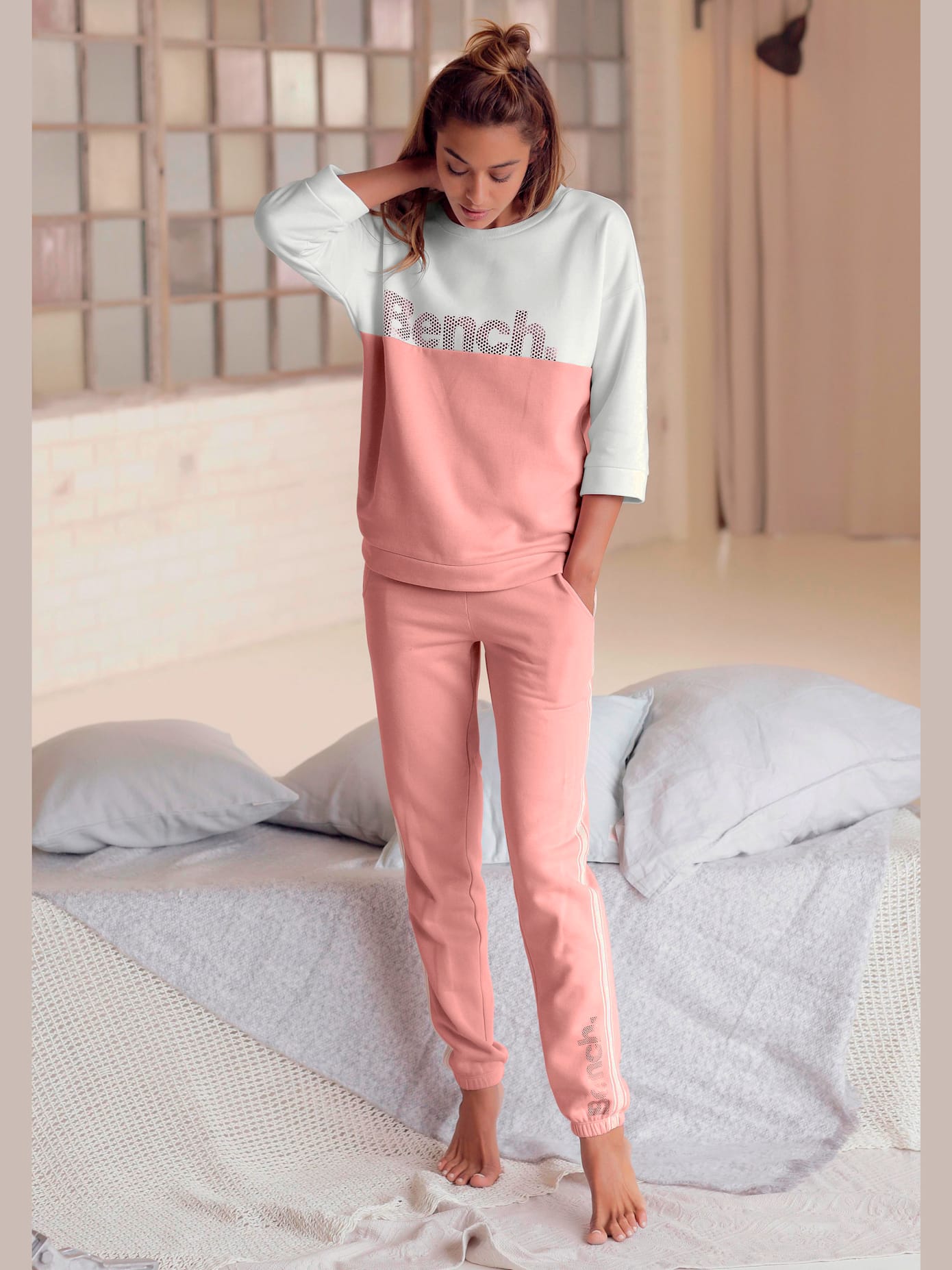 Sweatshirt bicolore avec détails brillants
