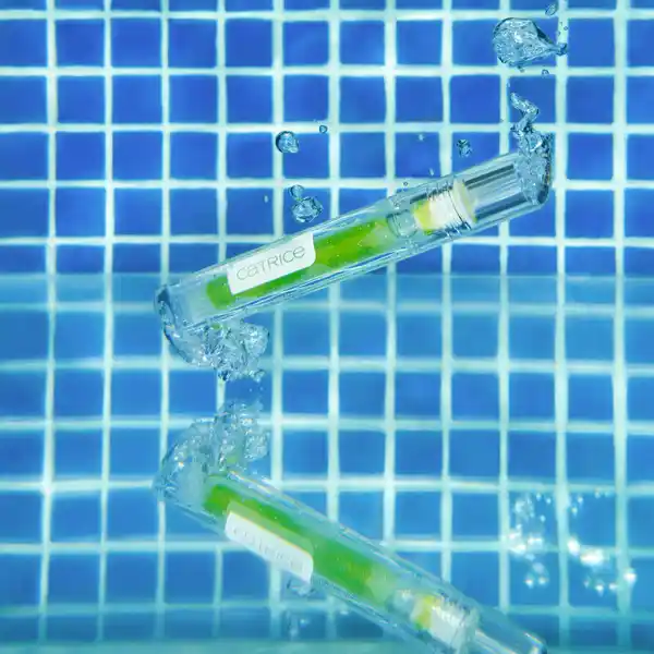 POOLSIDE OF LIFE Bi-Phase Lip Oil C01 Under Palm Trees