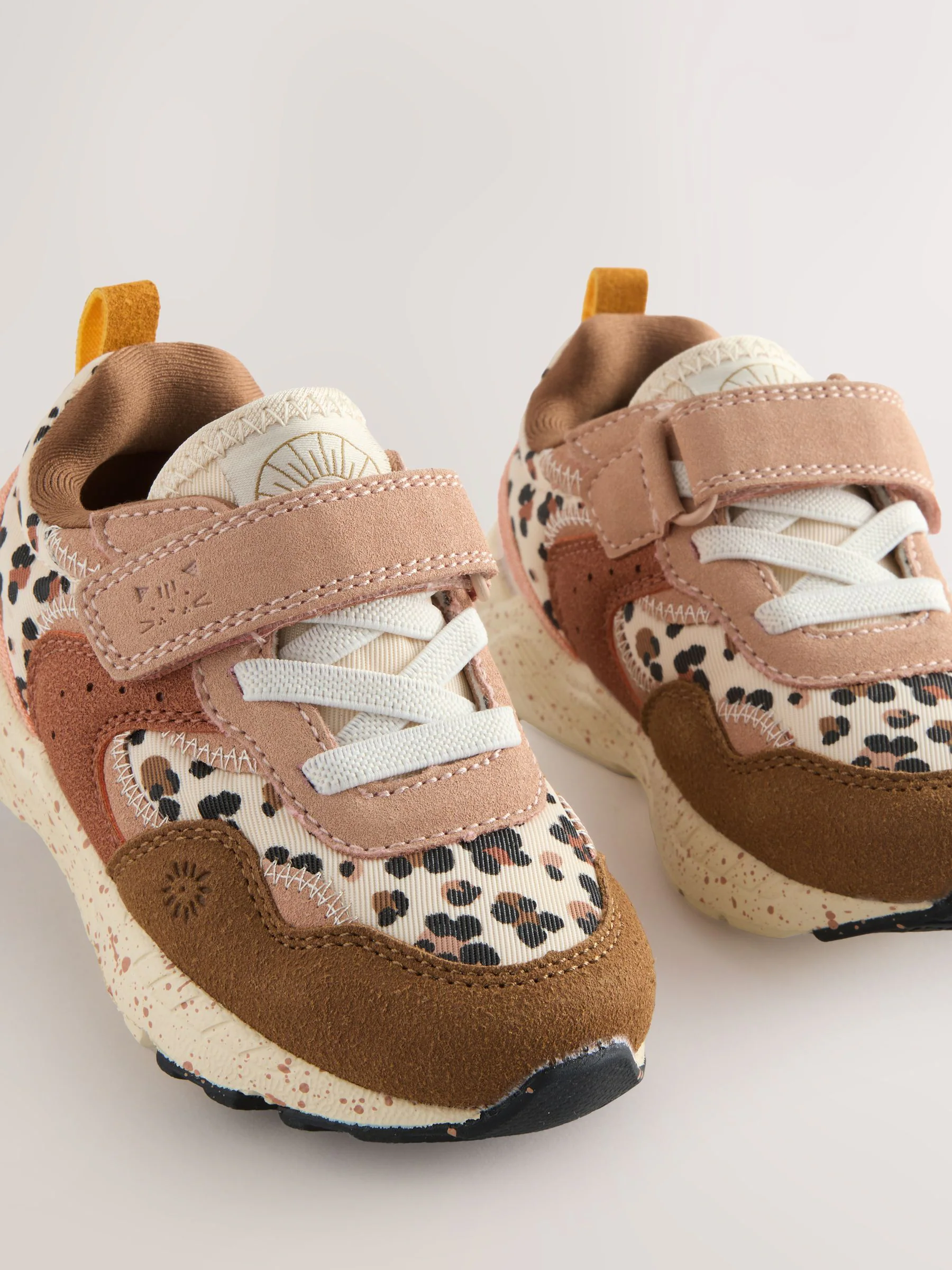 Neutraal met dieren - Sneakers met elastische veters en klittenbandsluiting