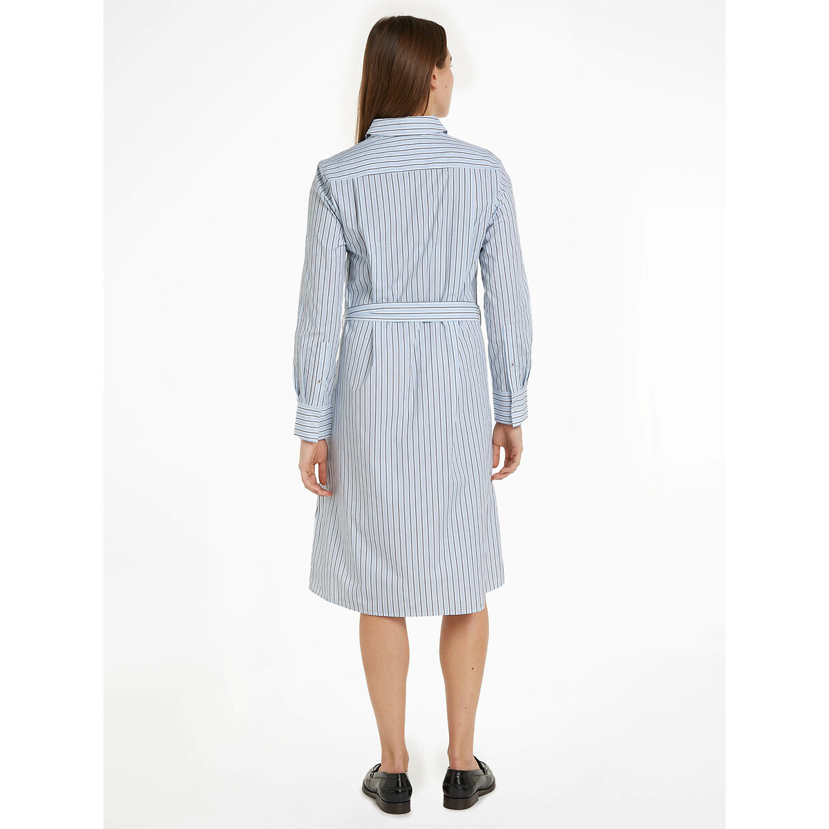 TOMMY HILFIGER<br>Vestido listrado, mangas compridas, cinto para amarrar na cintura