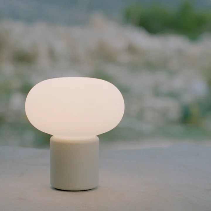 New Works - Karl-Johan Portable LED Tischleuchte mit Akku, light grey
