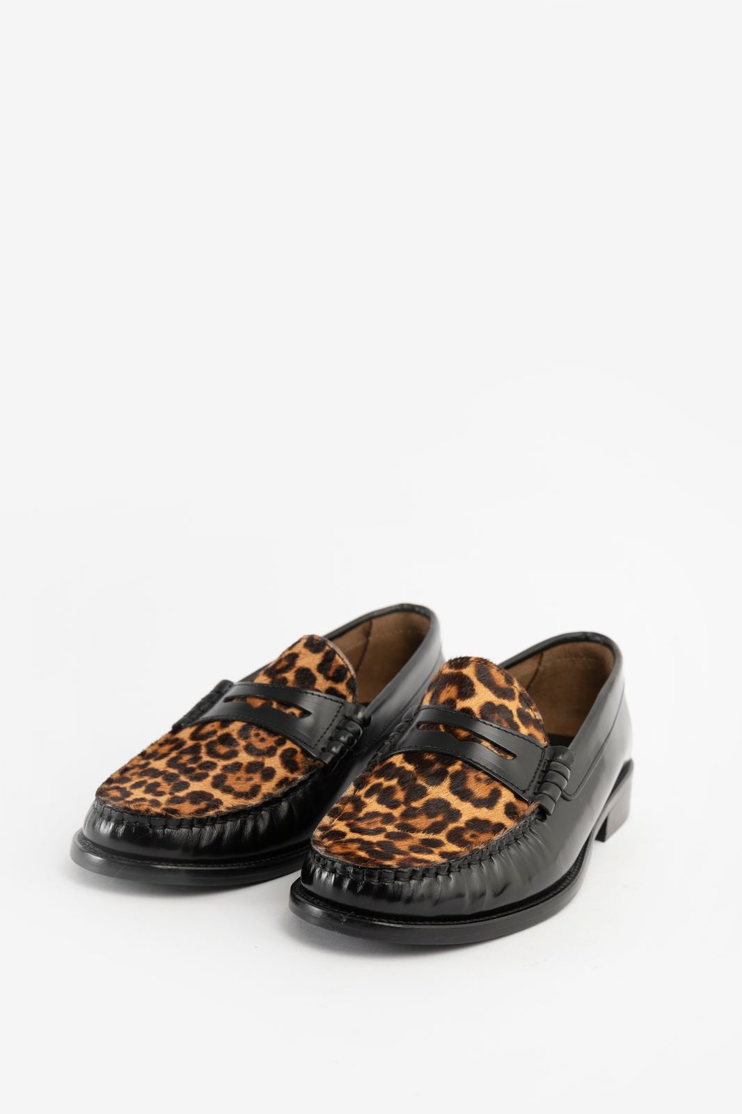 Zwarte leren loafer met leopard print