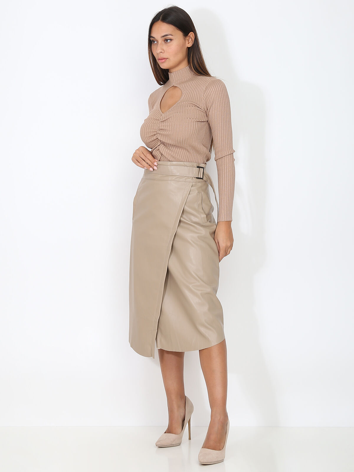 Jupe portefeuille ceinturée en simili- Taupe